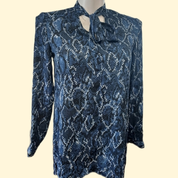 Nine west snake print blouse ,small size,brand new with tags - Picture 2 of 9